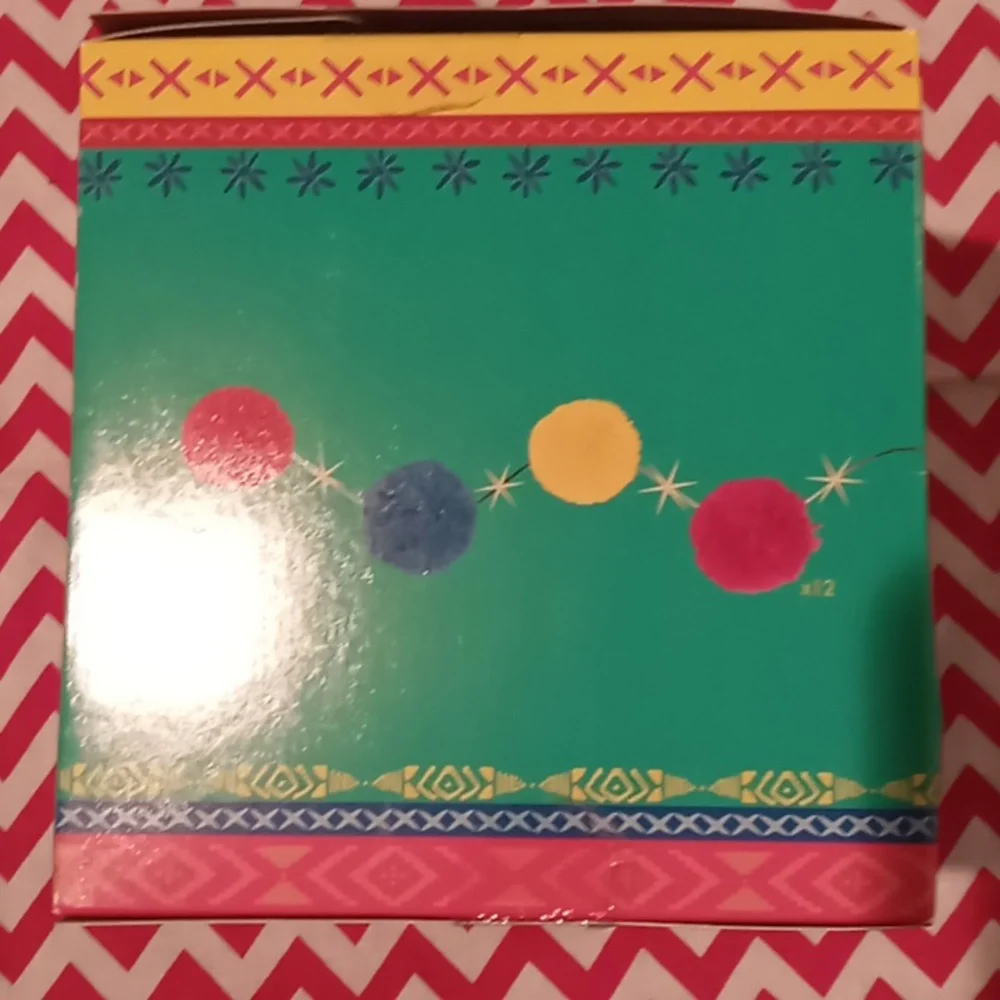 Pom pom light string